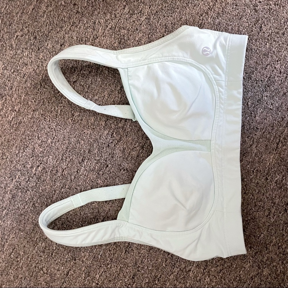 LULULEMON mint green 32c sports bra